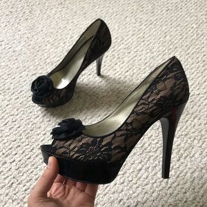 Guess lace platform heels